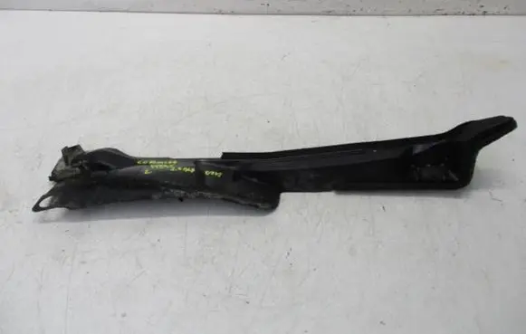 Toyota Yaris Fender foam support/seal 
