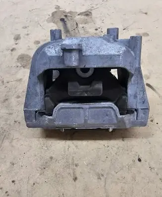Volkswagen Touran II Engine mount bracket 1K0199262CN