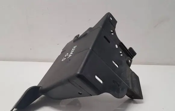 Rear bumper mounting bracket