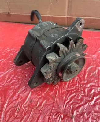 Toyota Land Cruiser (BJ70) Generator/alternator 2702038120 0210008011