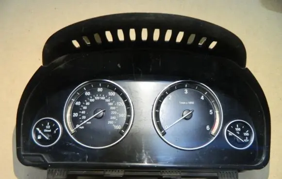 BMW 5 F10 F11 Speedometer (instrument cluster) 9285197