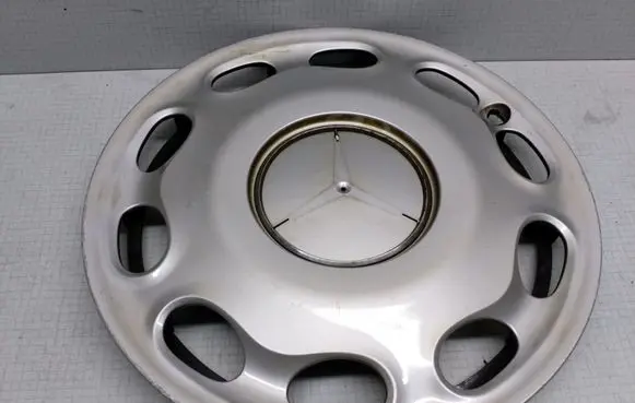 Mercedes-Benz A W168 R15 wheel hub/cap/trim 1684010124