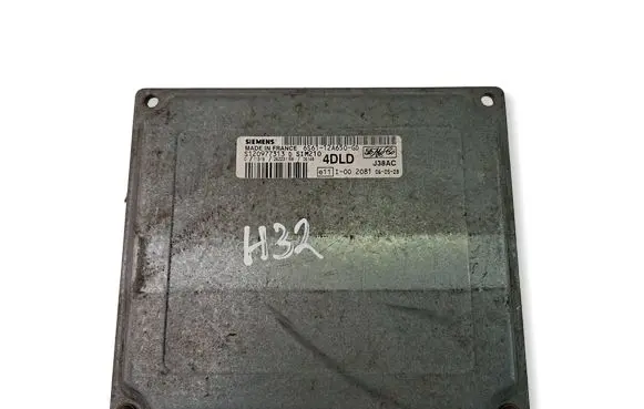 Ford Fiesta Engine control unit/module 6S6112A650GD S120977313D