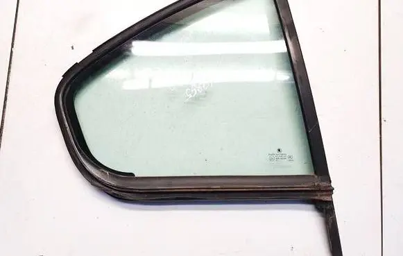 Skoda Octavia Mk2 (1Z) Rear vent window glass AS2