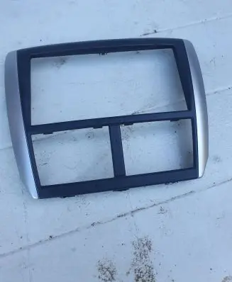 Radio/GPS head unit trim