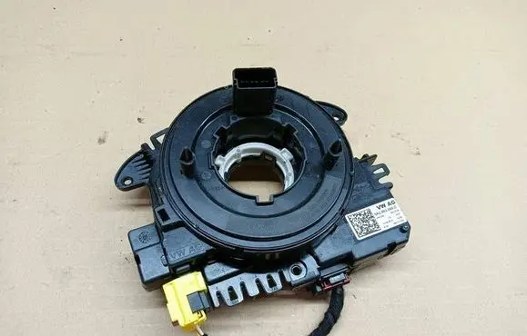 Skoda Octavia Mk2 (1Z) Airbag slip ring squib (SRS ring) 5K0953569C 19082010 280315DE