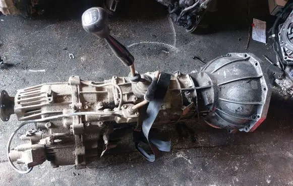 Isuzu Trooper Manual 5 speed gearbox 8971748520