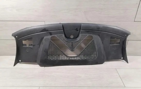 Engine bonnet/hood lock trim molding