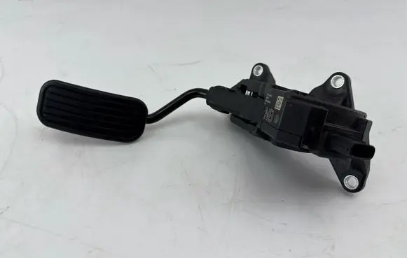 Toyota C-HR I Accelerator throttle pedal 78110F4042