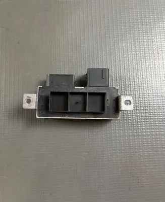 Dacia Duster II Glow plug pre-heat relay 271202390R 22180