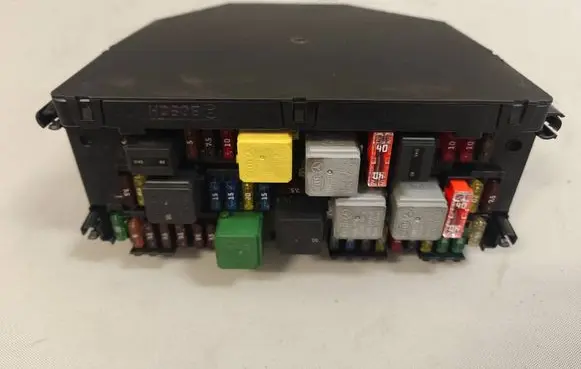 Mercedes-Benz E W212 Fuse module A2129002827