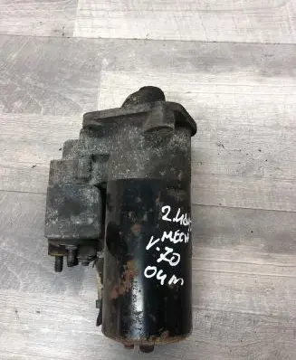 Volvo V70 Starter motor 30724473