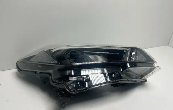 Nissan Leaf II (ZE1) Headlight/headlamp 260105SH0A
