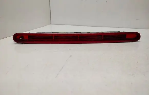 Peugeot 5008 Third/center stoplight 9684008780