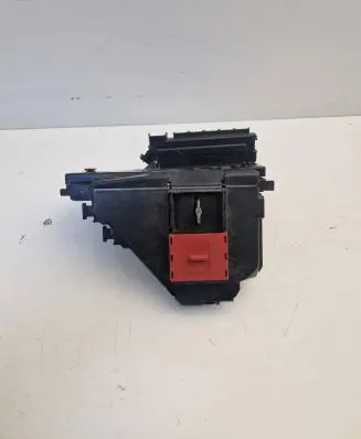 Mercedes-Benz C W205 Fuse module A2135404778 P89140 210322