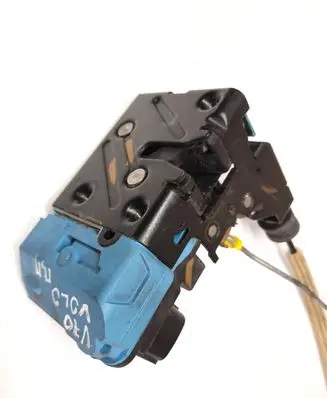 Volvo V70 Front door lock 94B5305