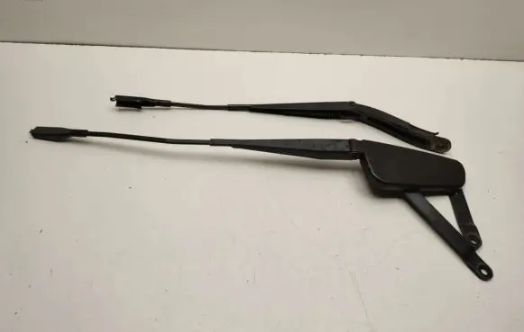 Mercedes-Benz ML W164 Front wiper blade arm A1648200640