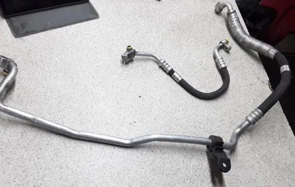 BMW M3 e92 Air conditioning (A/C) pipe/hose 9122621 9122623
