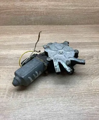 Ford Focus Front door window regulator motor 91AB14A389C