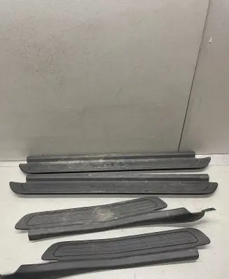 Volvo S40, V40 Front sill trim cover 30631881