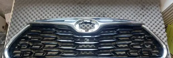 Toyota Highlander XU70 Front bumper upper radiator grill 531110E260 531110E250 531010E330