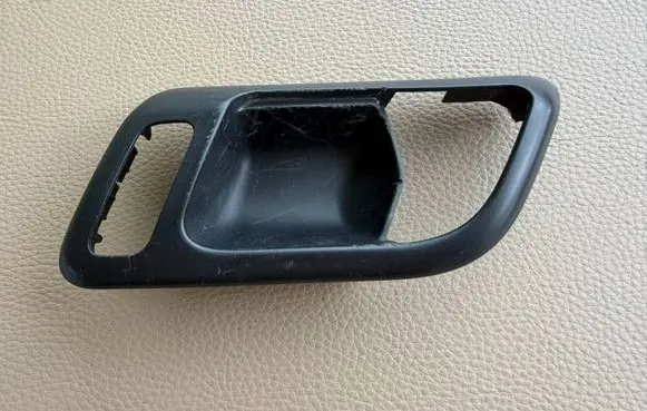 Volkswagen Polo IV 9N3 Other front door trim element 6Q1837247E