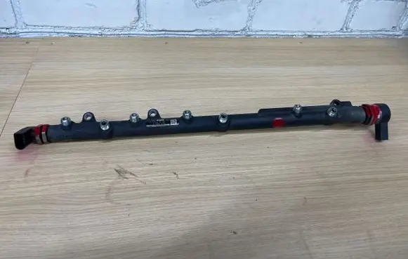 BMW 5 E60 E61 Fuel main line pipe 7788679 0445216008