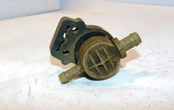 Mercedes-Benz E W210 Fuel tank valve A0004701693 0004701693