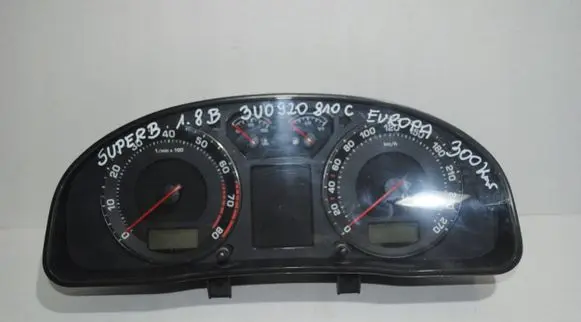 Skoda Superb B5 (3U) Speedometer (instrument cluster) 3U0920810C