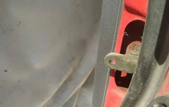 Chevrolet Matiz Rear door check strap stopper