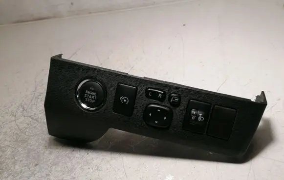 Toyota Avensis T270 Engine start stop button switch 55446-05090