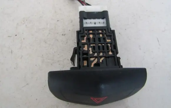 Nissan Primera Hazard light switch 06016