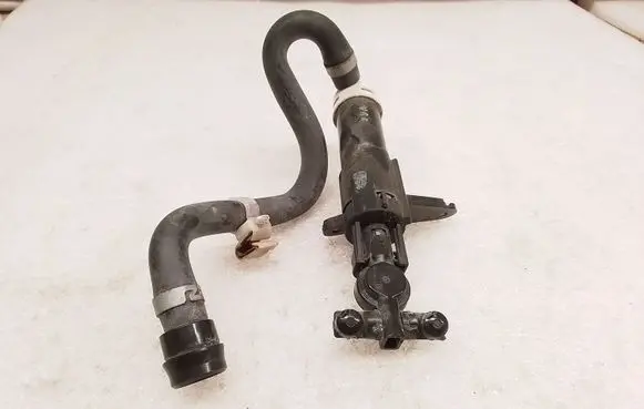 Lexus LS 460 - 600H Headlight washer spray nozzle