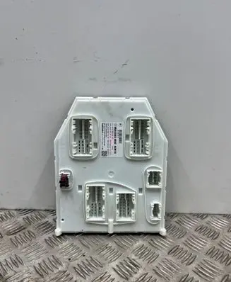 Mercedes-Benz CLA C118 X118 Central body control module A2479004518