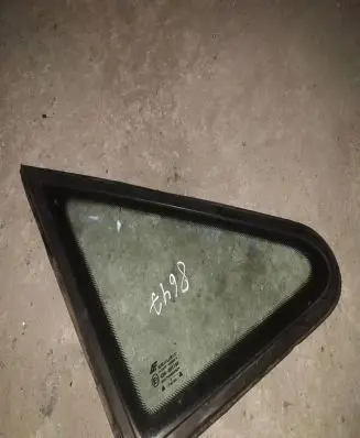 Volkswagen Sharan Front triangle window/glass 