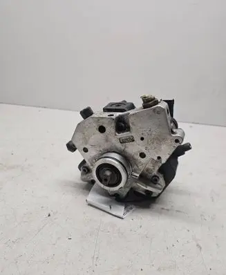 Volvo V70 Fuel injection high pressure pump 30756125