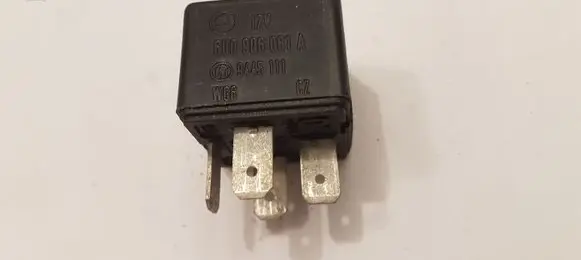 Skoda Octavia Mk1 (1U) Other relay 6U0906061A 9445111