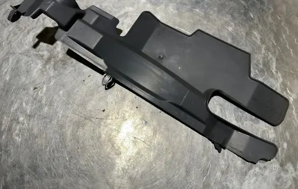 Citroen Jumpy Intercooler air guide/duct channel 1400315180