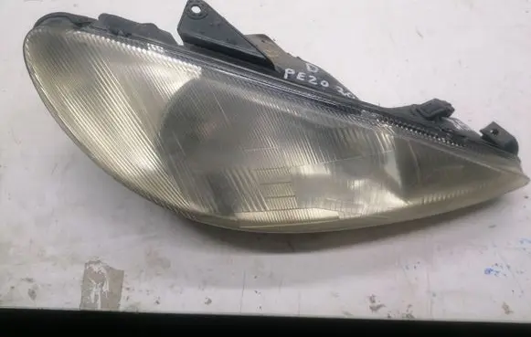 Peugeot 206 Headlight/headlamp 205705B