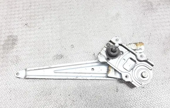 Rear door manual window regulator