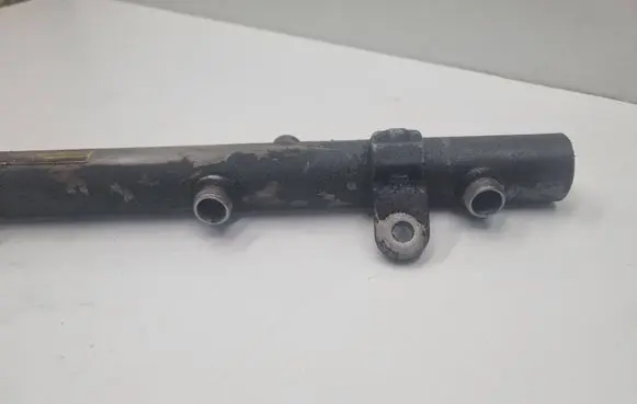 Mercedes-Benz E W211 Fuel main line pipe A6420700695 0619200401