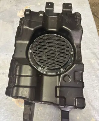 Dodge Durango Subwoofer speaker 26777AE 68258456AA F1AA006164657