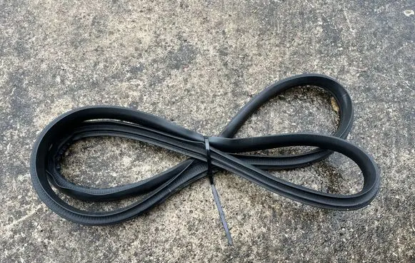 Jeep Avenger Rear door rubber seal (on body) 