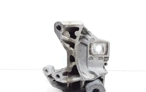 Volvo V60 Engine mounting bracket 30681951 6G926F030BA