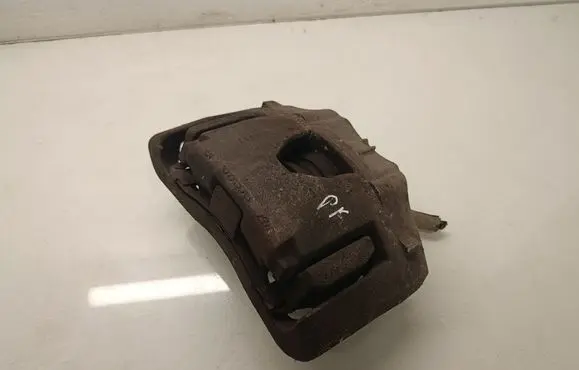 Volvo XC90 Front brake caliper 30857303
