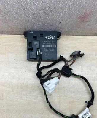 Mercedes-Benz CLS C219 Door control unit/module 2198200326
