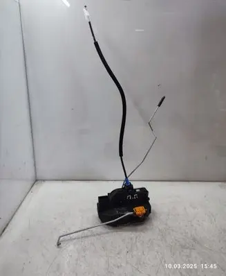 Opel Mokka X Front door lock