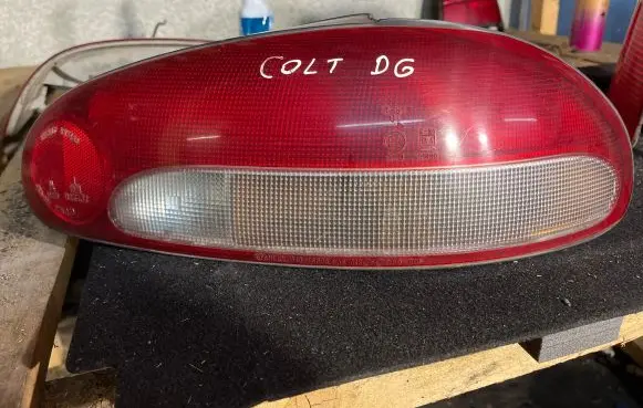 Mitsubishi Colt Rear/tail lights 0431568R