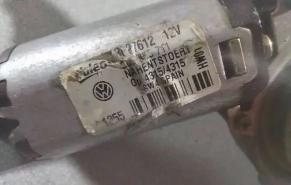 Volkswagen PASSAT B6 Rear window wiper motor 3C9955711 3027612