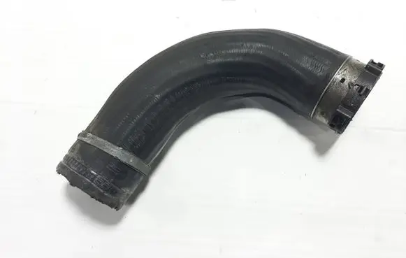 Volvo V40 Intercooler hose/pipe 31370044